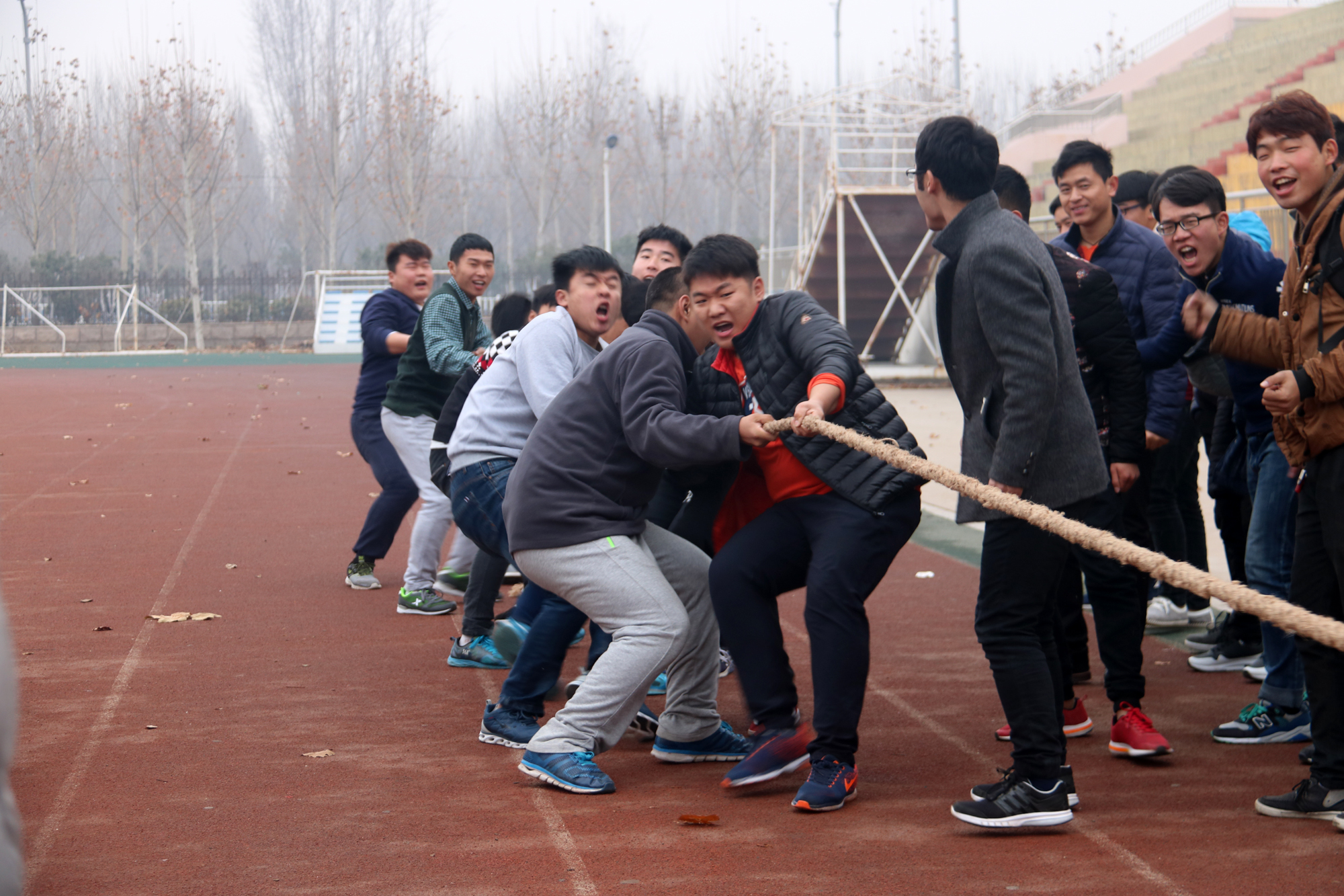 拔河.jpg